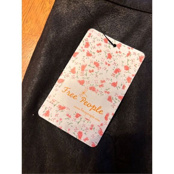 Free People NWT rumi ruched faux leather mini skirt Small $78 - Picture 7 of 7